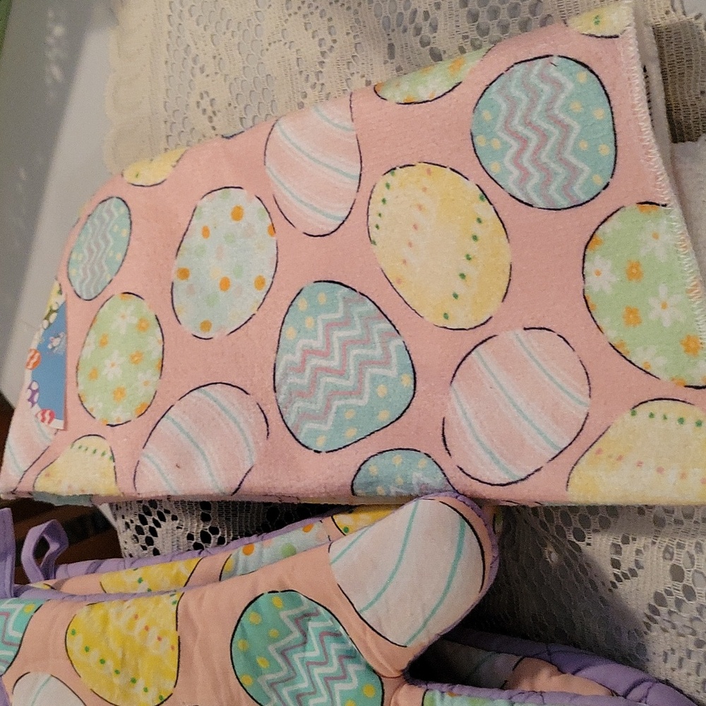 2-Easter Egg Oven Mitts~ 2Towels - Picture 3 of 3